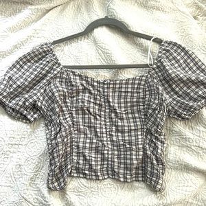 Brand new Hollister cropped blouse! Size Large